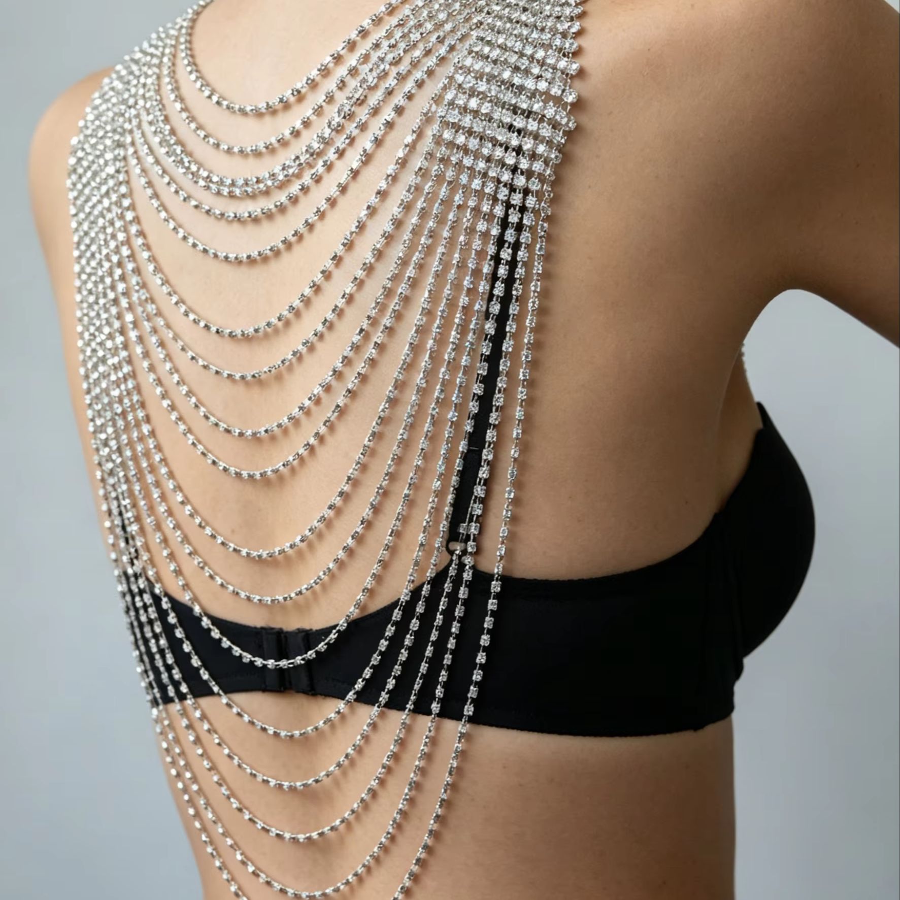 Body Jewelry Back - Stijlvolle meerlaagse bodychain voor banketten —
